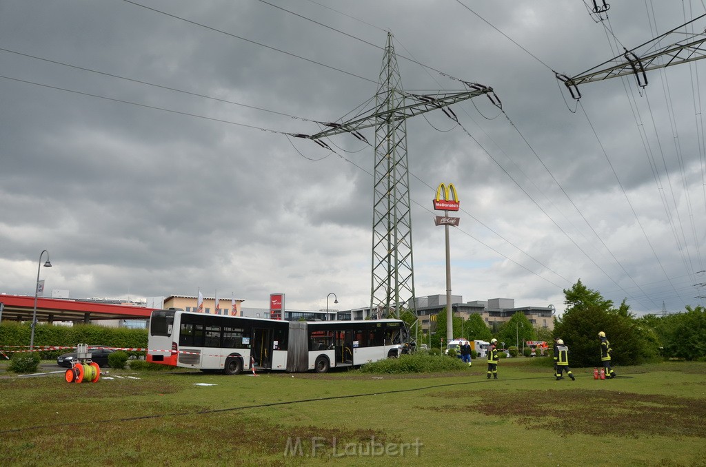 Schwerer Bus Unfall Koeln Porz Gremberghoven Neuenhofstr P076.JPG - Miklos Laubert